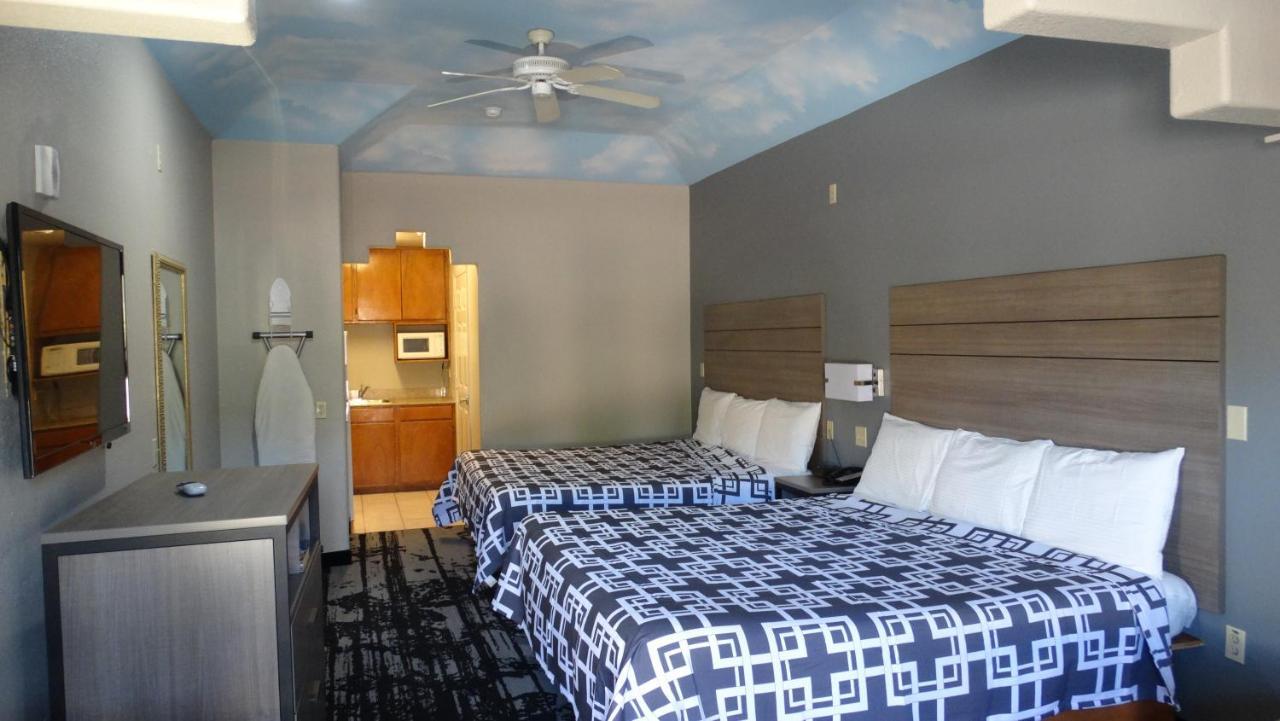 Regency Inn And Suites Хамбл Экстерьер фото