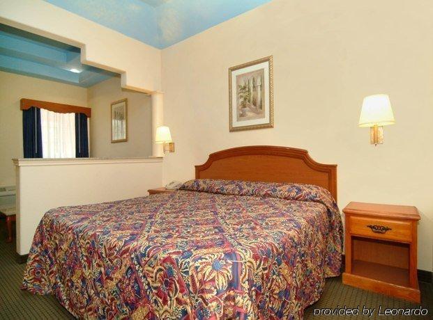 Regency Inn And Suites Хамбл Номер фото